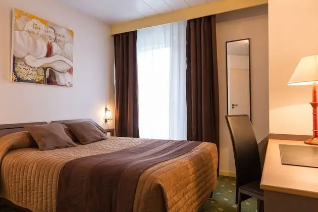 Traditional Tek Büyük Yataklı Oda