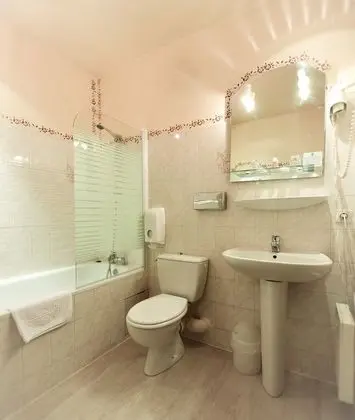 Comfort Tek Büyük veya İki Ayrı Yataklı Oda