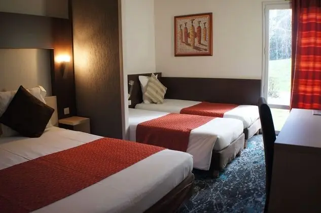 Quadruple Room 1 double bed and 2 single beds
