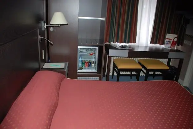 Comfort Tek Büyük Yataklı Oda