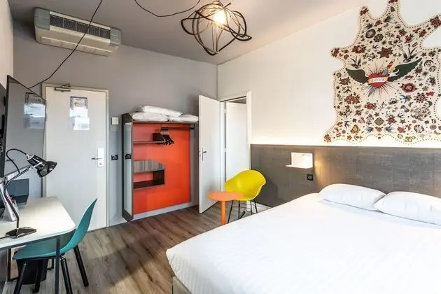 Comfort Tek Büyük Yataklı Oda