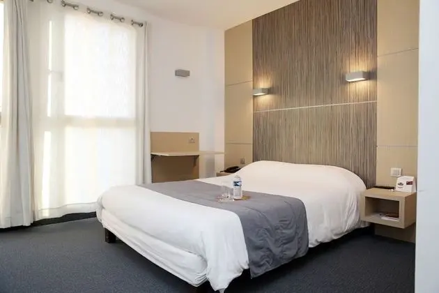 Standard Tek Büyük Yataklı Oda