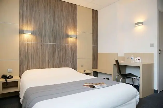 Standard Tek Büyük Yataklı Oda