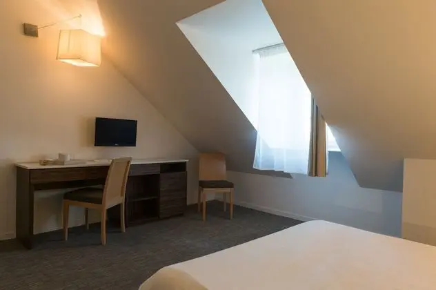 Comfort Tek Büyük Yataklı Oda