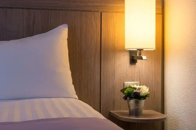 Comfort Tek Büyük veya İki Ayrı Yataklı Oda