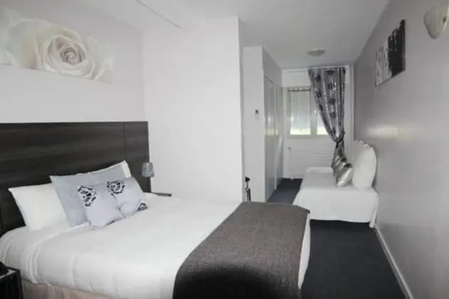 Standard Tek Büyük Yataklı Oda