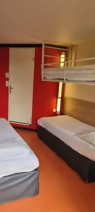 Oda, 3 Tek Kişilik Yatak
