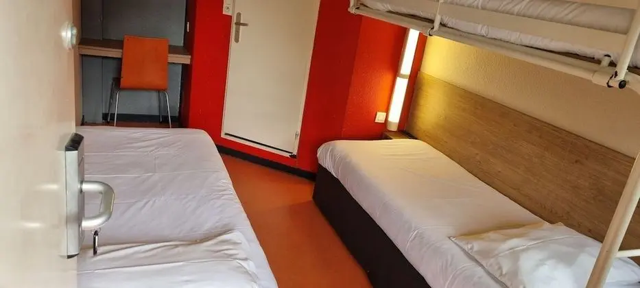 Oda, 3 Tek Kişilik Yatak