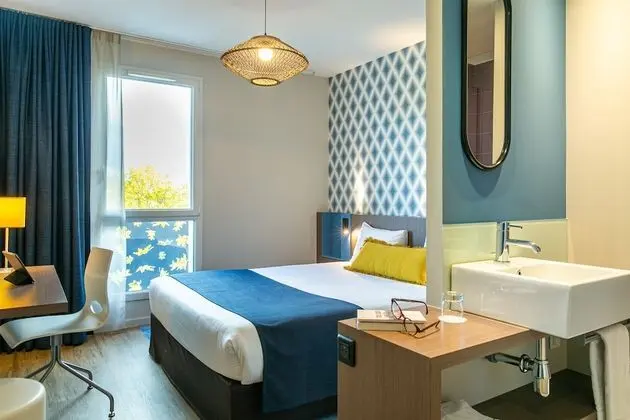 Standard Tek Büyük Yataklı Oda