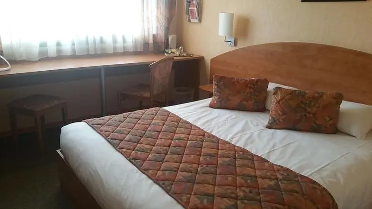 Comfort Tek Büyük Yataklı Oda
