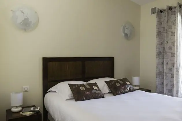 Classic Tek Büyük Yataklı Oda, 1 Çift Kişilik Yatak, Teras, Zemin Kat