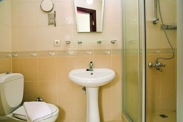 https://imagessl.etstur.com/files/images/hotelImages/TR/51492/l/Orion-Otel-Didim-Oda-246278.jpg