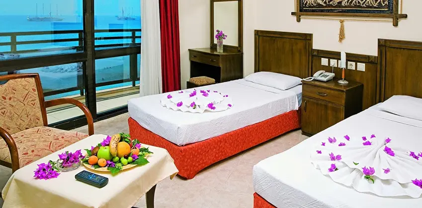 Kısmi Deniz Manzaralı Standart Oda