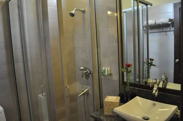Deluxe Tek Büyük veya İki Ayrı Yataklı Oda