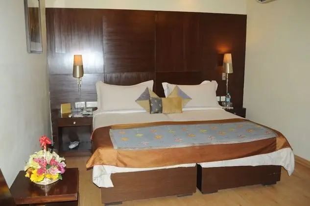 Deluxe Tek Büyük veya İki Ayrı Yataklı Oda, Balkon, Şehir Manzaralı
