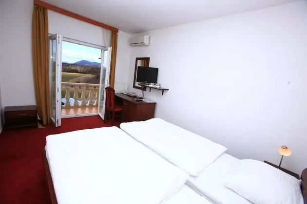 Tek Büyük Yataklı Oda