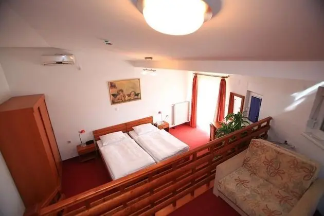 Tek Büyük Yataklı Oda