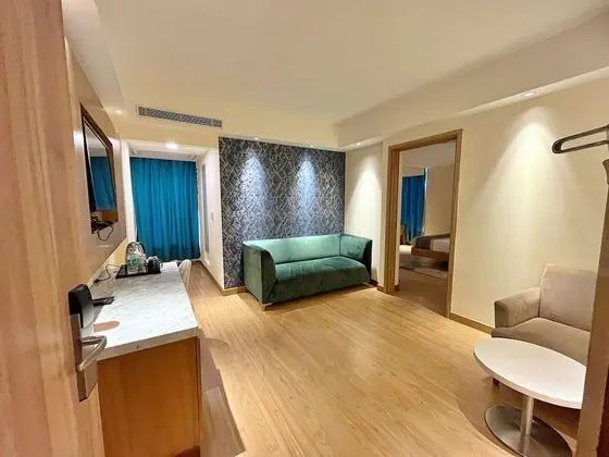 Oda, 1 Büyük (Queen) Boy Yatak, Sigara İçilmez, Şehir Manzaralı