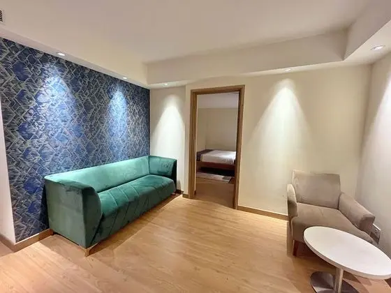 Oda, 1 Büyük (Queen) Boy Yatak, Sigara İçilmez, Şehir Manzaralı