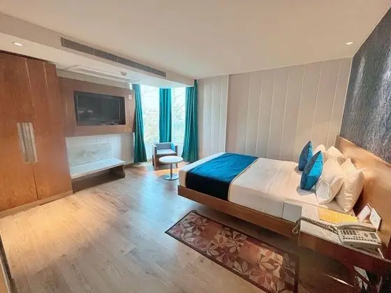 Oda, 1 Büyük (Queen) Boy Yatak, Sigara İçilmez, Şehir Manzaralı