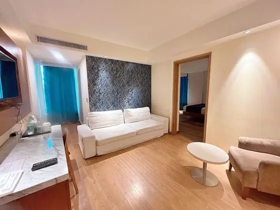 Oda, 1 Büyük (Queen) Boy Yatak, Sigara İçilmez, Şehir Manzaralı
