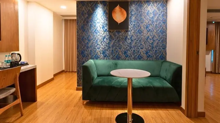 Oda, 1 Büyük (Queen) Boy Yatak, Sigara İçilmez, Şehir Manzaralı