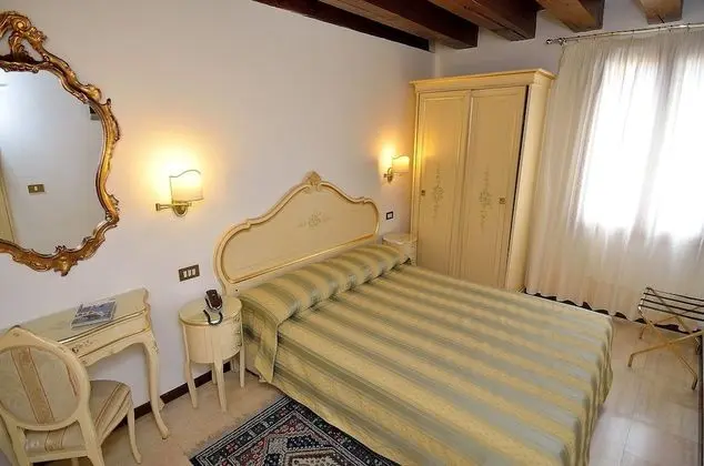 Standard Tek Büyük veya İki Ayrı Yataklı Oda