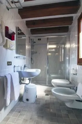 Standard Üç Kişilik Oda