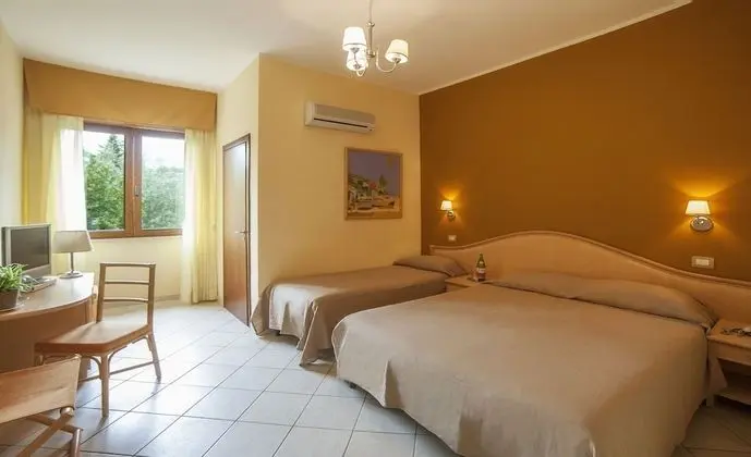 Classic Üç Kişilik Oda