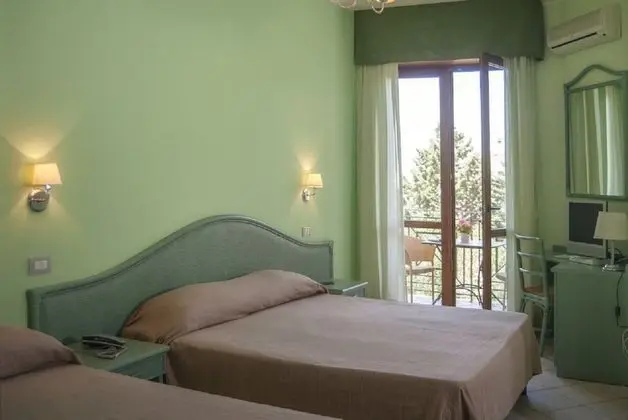 Superior Üç Kişilik Oda, Balkon