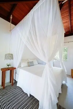 CASA DO ENCANTO - COM PISCINA PRIVATIVA E CHURRASQUEIRA