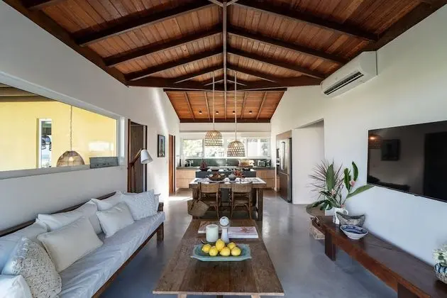 CASA MAINHA - COM PISCINA PRIVATIVA