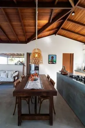 CASA MAINHA - COM PISCINA PRIVATIVA