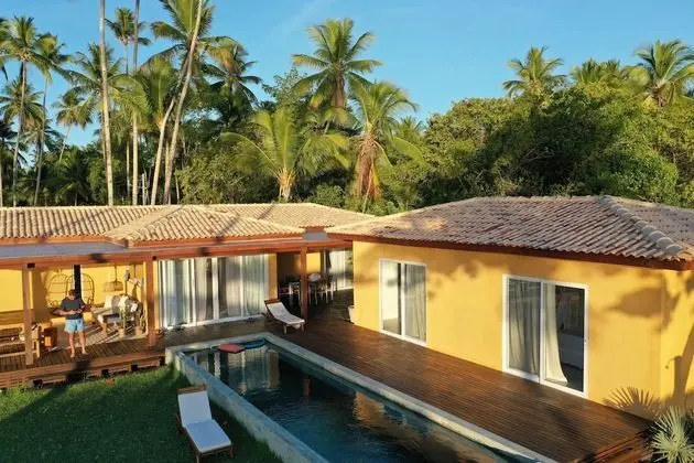 CASA MAINHA - COM PISCINA PRIVATIVA
