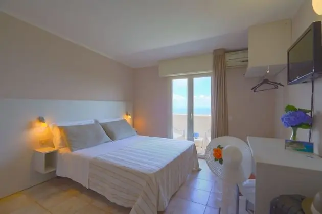 Standard Tek Büyük veya İki Ayrı Yataklı Oda, Balkon, Deniz Manzaralı