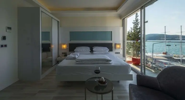 Standard Sea View Room