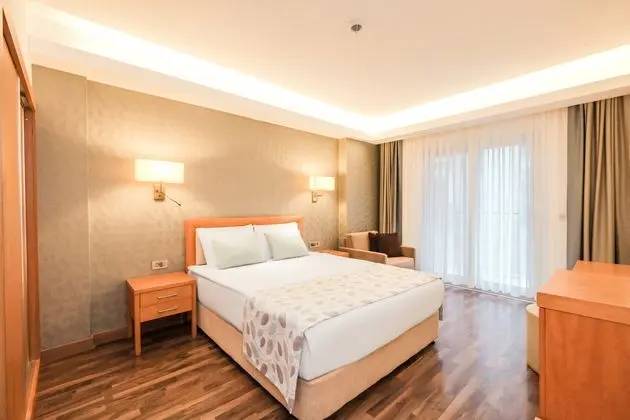 https://images.etstur.com/imgproxy/resize/2560x1440/files/images/hotelImages/etsrooms/503290/Orka_Village_Hisaronu_20250404130650_2.jpg