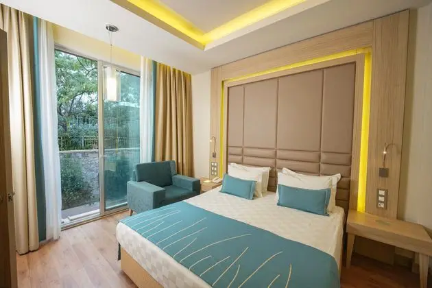 https://images.etstur.com/imgproxy/resize/2560x1440/files/images/hotelImages/etsrooms/535/Orka_Lotus_Beach_20241223140147_0.JPG