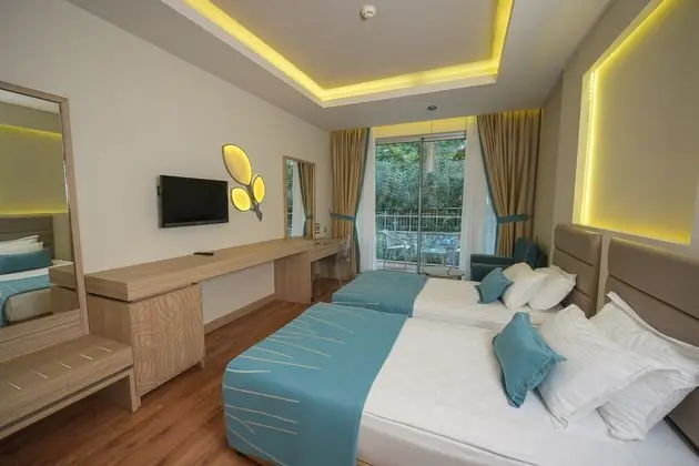 https://images.etstur.com/imgproxy/resize/2560x1440/files/images/hotelImages/etsrooms/535/Orka_Lotus_Beach_20241223140147_1.JPG