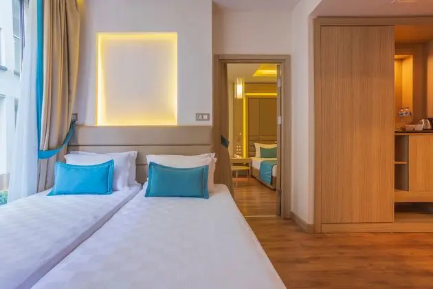 https://images.etstur.com/imgproxy/resize/2560x1440/files/images/hotelImages/etsrooms/535/Orka_Lotus_Beach_20241223140147_4.jpg