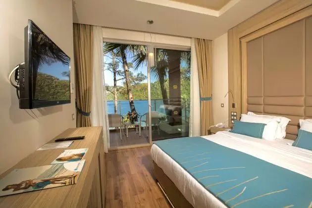 https://images.etstur.com/imgproxy/resize/2560x1440/files/images/hotelImages/etsrooms/535/Orka_Lotus_Beach_20241223154508_0.jpg