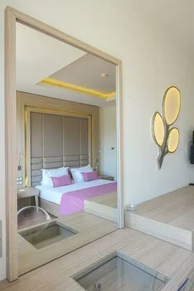 https://images.etstur.com/imgproxy/resize/2560x1440/files/images/hotelImages/etsrooms/535/Orka_Lotus_Beach_20241223155046_1.JPG