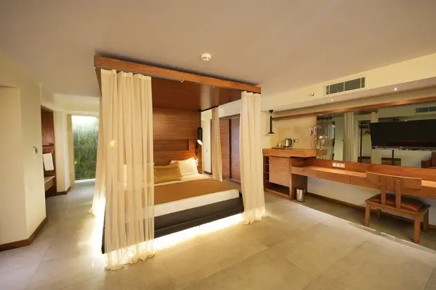 https://images.etstur.com/imgproxy/resize/2560x1440/files/images/hotelImages/etsrooms/535/Orka_Lotus_Beach_20241223155539_0.JPG