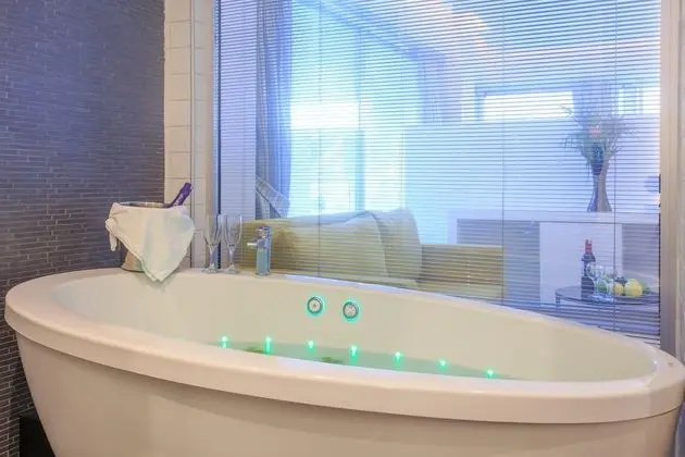 https://images.etstur.com/files/images/hotelImages/TR/51438/l/Orka-Sunlife-Resort---Spa-Oda-328931.jpg