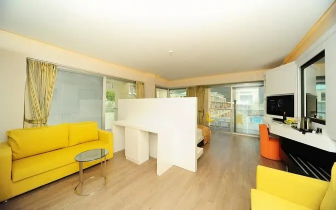 https://images.etstur.com/files/images/hotelImages/TR/51438/l/Orka-Sunlife-Resort---Spa-Oda-328937.jpg