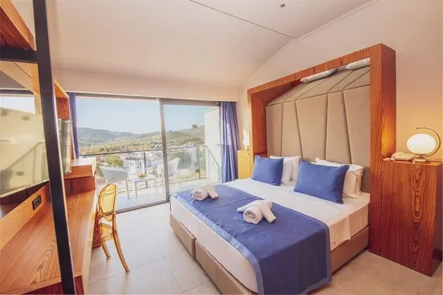 https://images.etstur.com/files/images/hotelImages/TR/212525/l/Orka-World-Hotel---Aqua-Park-Oda-334643.jpg