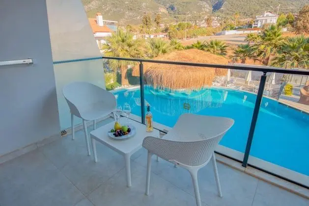 https://images.etstur.com/files/images/hotelImages/TR/212525/l/Orka-World-Hotel---Aqua-Park-Oda-334649.jpg