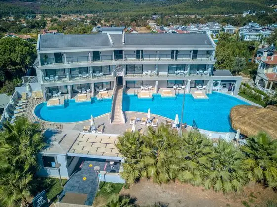 https://images.etstur.com/imgproxy/resize/2560x1440/files/images/hotelImages/etsrooms/628/Orka_World_Hotel___Aqua_Park_20260122161937_0.jpg