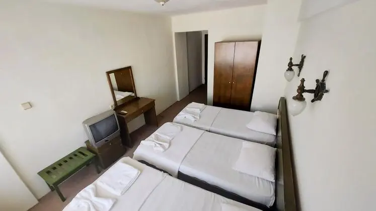 Standart Üç Kişilik Oda, Deniz veya Kara Manzaralı, Balkonlu