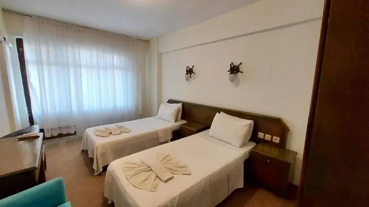 Twin, Deniz veya Kara Manzaralı, Balkonlu